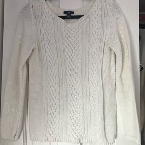 White gap sweater